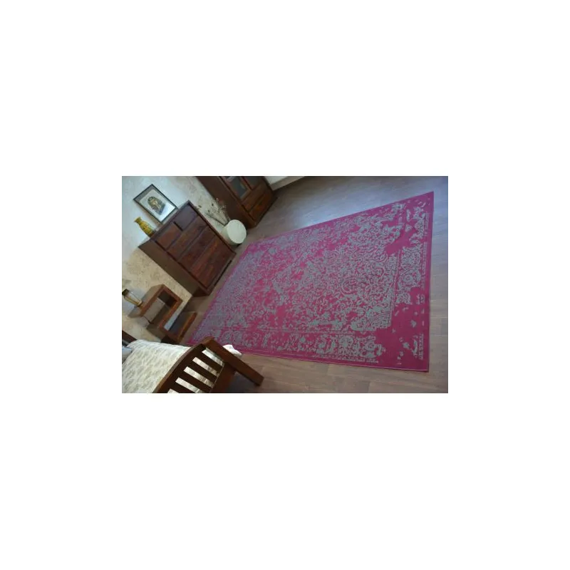 Vintage Teppich mit klassischem Muster, ideal für Schlafzimmer oder Büro