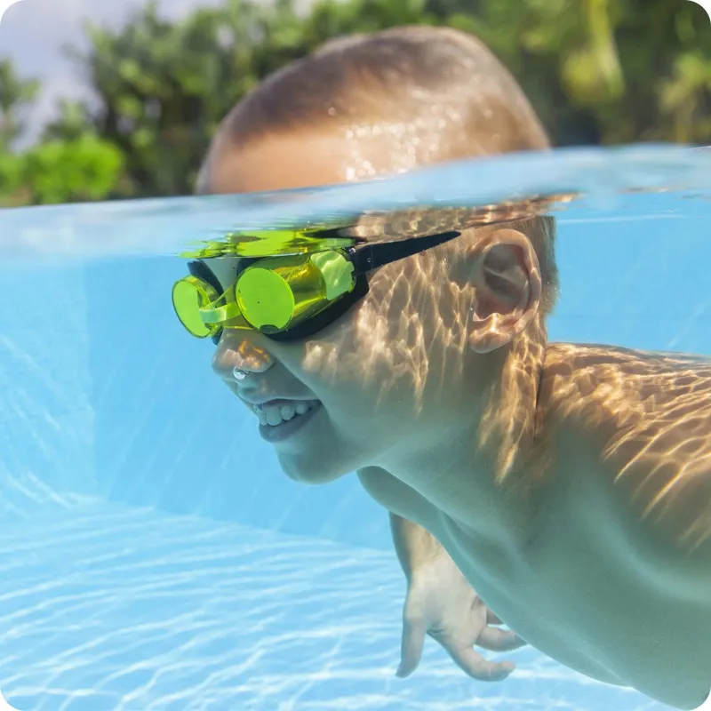 Helle gelbe Schwimmbrille für Kinder, ideal für Wasserspaß