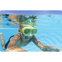 Stilvolle grün-blaue Schwimmmaske, perfekt für den Pool