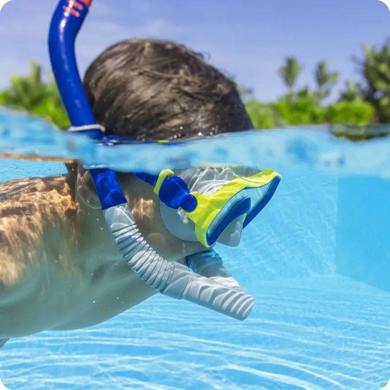 Tauchset in stilvollem Marineblau-Grau, ideal für Schnorcheln
