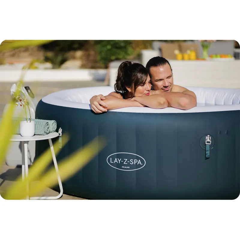 Aufblasbares Lay-Z Miami SPA aus grünem Material, bequem und entspannend