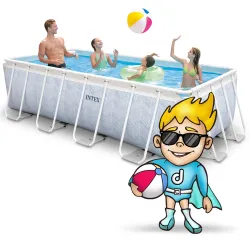 Blauer Stahlrahmenpool, ideal für entspannende Sommertage im Garten
